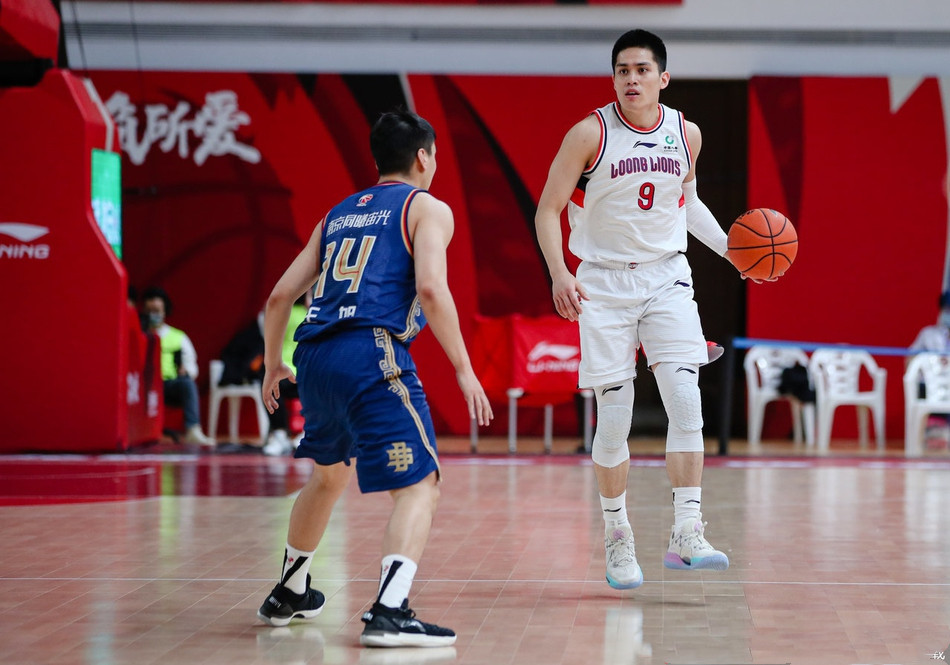 包含社区盾冲刺阶段走向成谜；那不勒斯伤情更新；压力陡增；赛季目标并未改变的词条