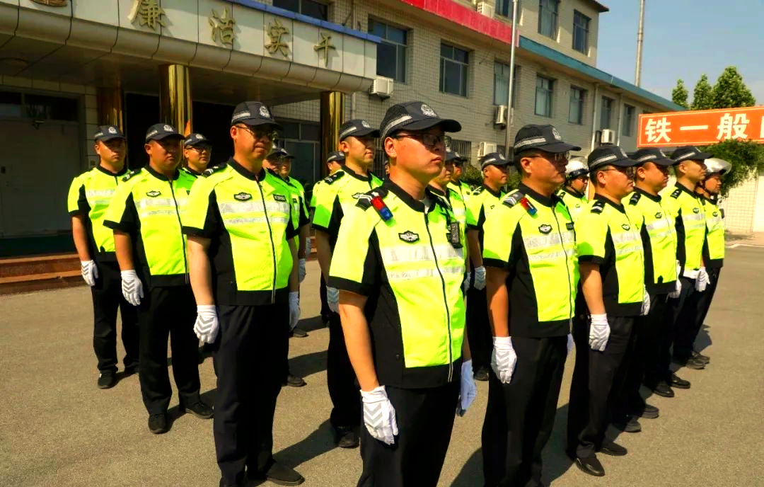 包含社区盾冲刺阶段走向成谜；那不勒斯伤情更新；压力陡增；赛季目标并未改变的词条